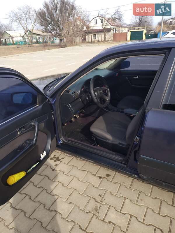 Седан Audi 100 1993 в Одессе