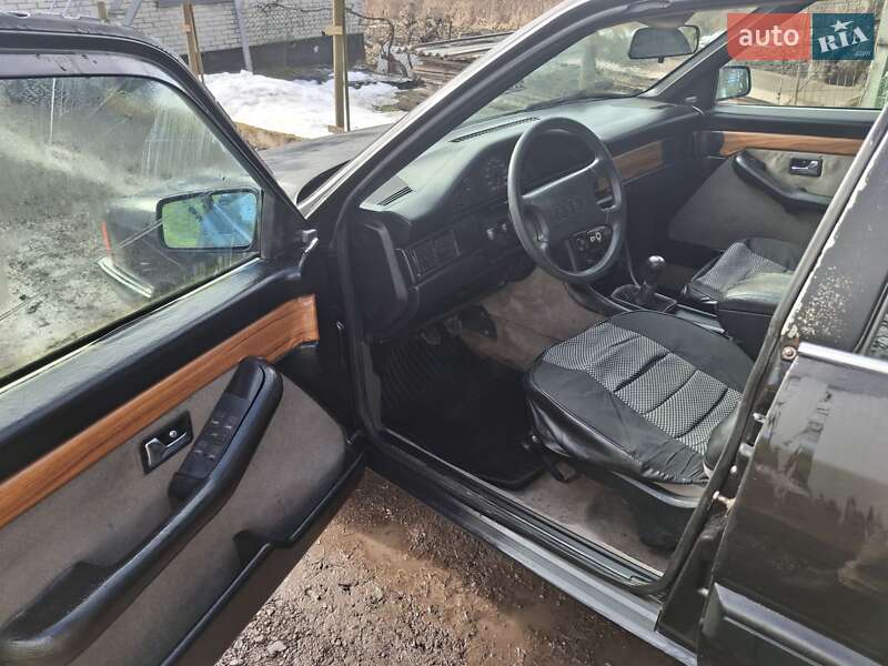 Седан Audi 100 1988 в Иваничах