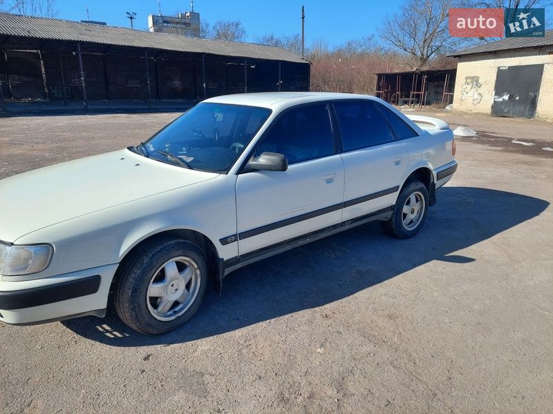 Седан Audi 100 1992 в Кременці
