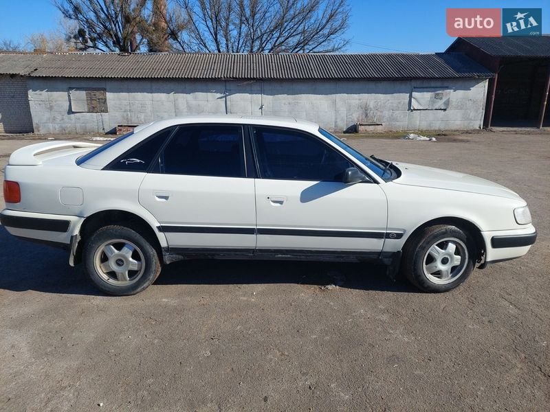 Седан Audi 100 1992 в Кременці