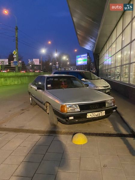 Audi 100 1986 Audi 100 1986