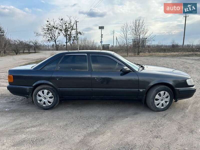 Седан Audi 100 1993 в Богодухове