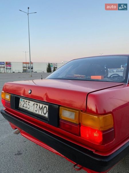 Седан Audi 100 1989 в Чернівцях