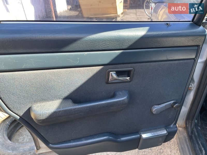 Седан Audi 100 1989 в Ровно