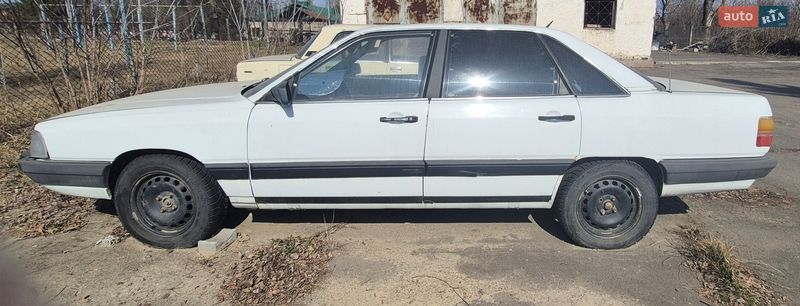 Audi 100 1984 Audi 100 1984