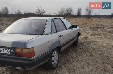 Седан Audi 100 1983 в Ровно