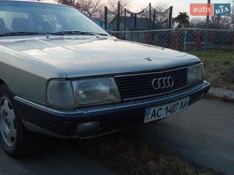 Седан Audi 100 1990 в Володимирі