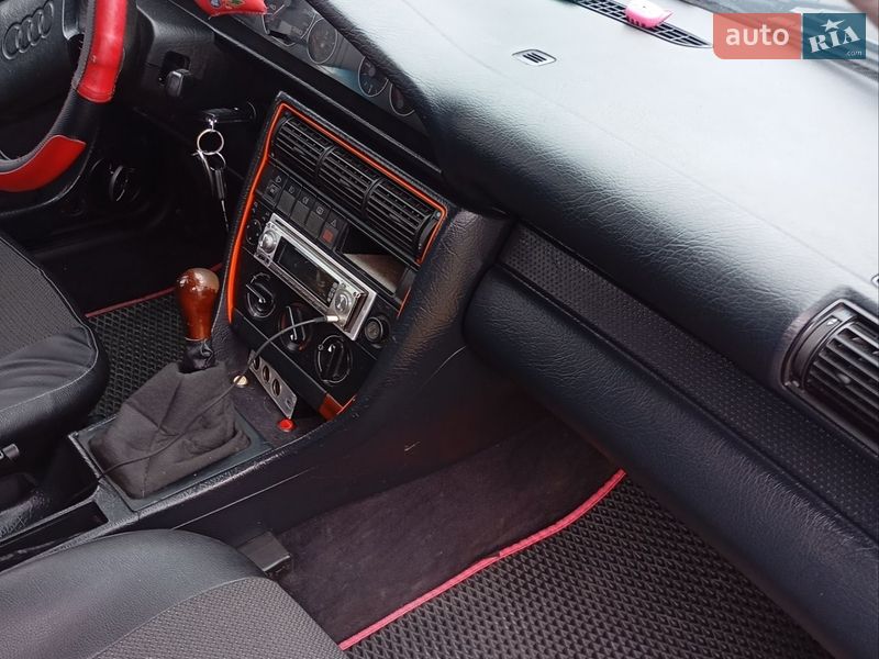 Седан Audi 100 1993 в Бучаче