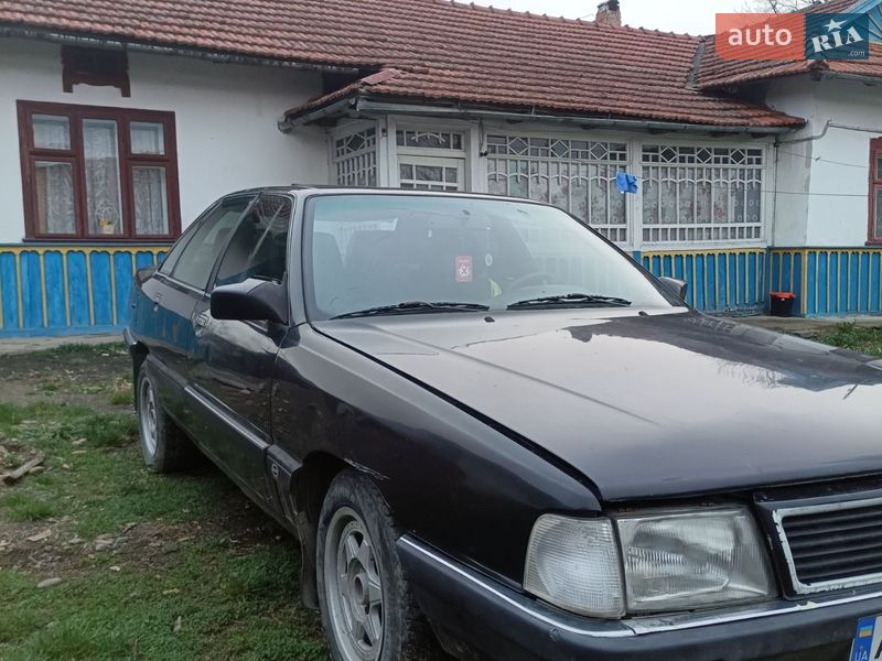 Седан Audi 100 1987 в Ивано-Франковске
