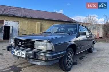 Седан Audi 100 1981 в Тульчине