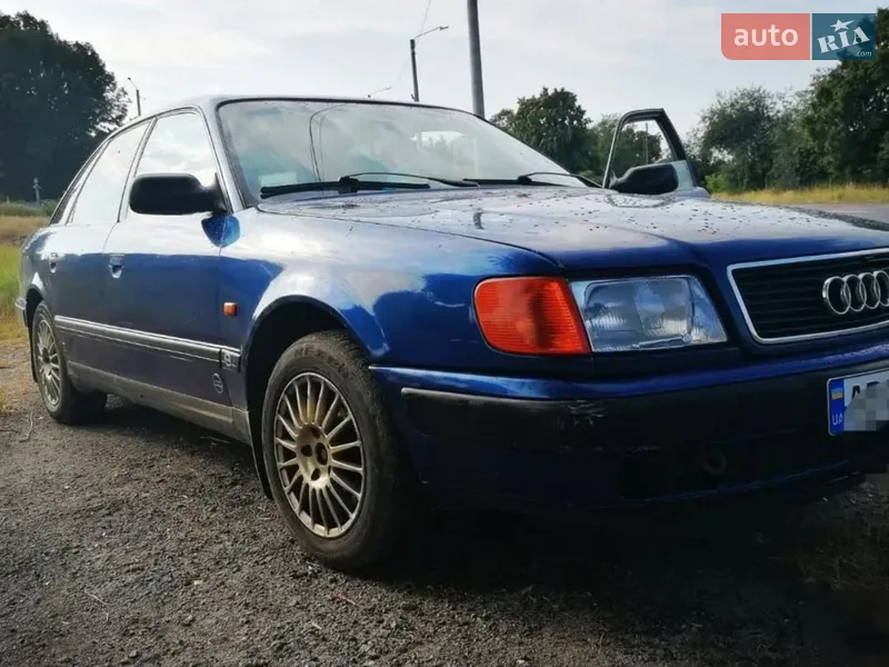 Audi 100