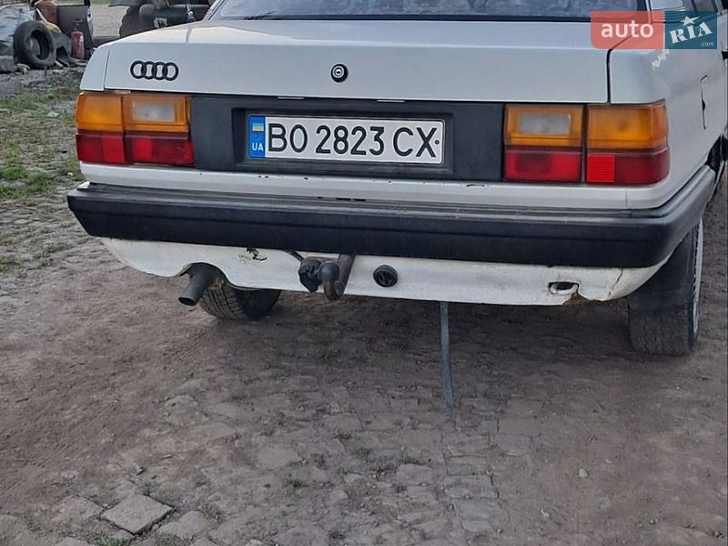 Седан Audi 100 1986 в Чорткові