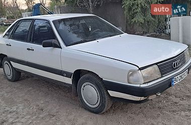 Седан Audi 100 1986 в Чорткові