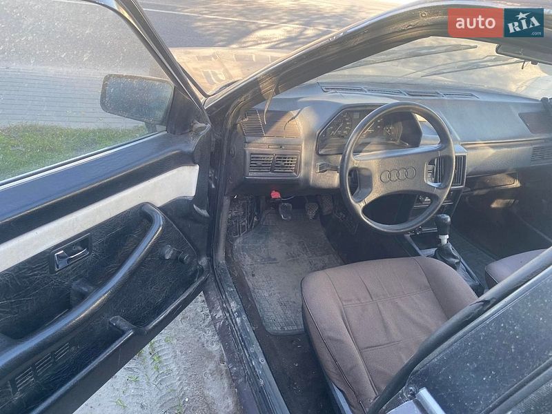 Седан Audi 100 1986 в Кременце