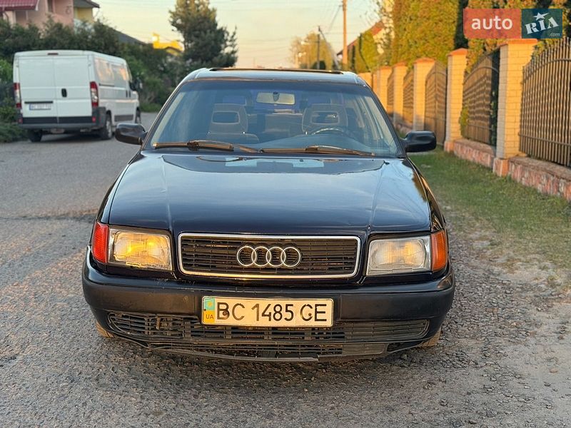 Седан Audi 100 1991 в Жовкві