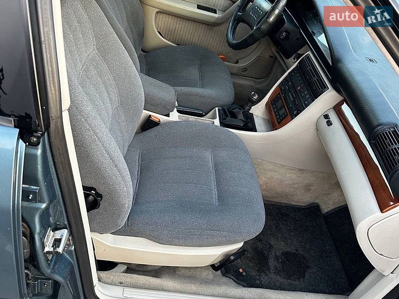 Седан Audi 100 1991 в Одессе