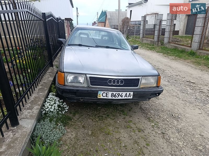 Седан Audi 100 1990 в Черновцах