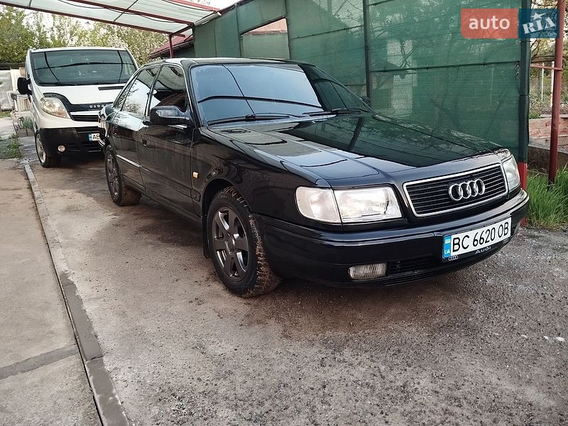 Седан Audi 100 1991 в Виннице