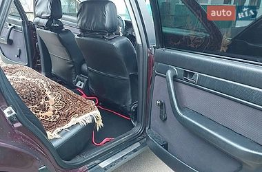 Седан Audi 100 1993 в Лугинах