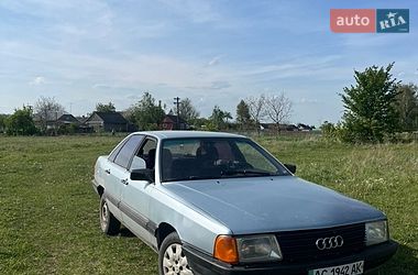 Седан Audi 100 1983 в Нововолынске