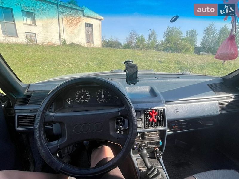 Седан Audi 100 1983 в Нововолынске