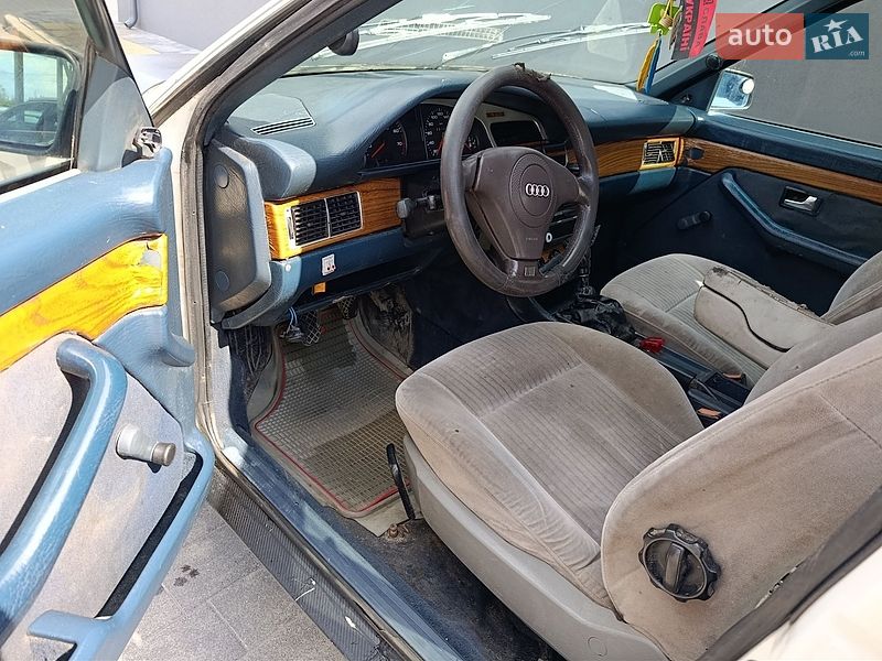 Седан Audi 100 1989 в Луцке