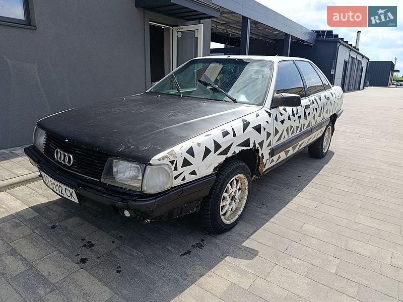 Седан Audi 100 1989 в Луцке