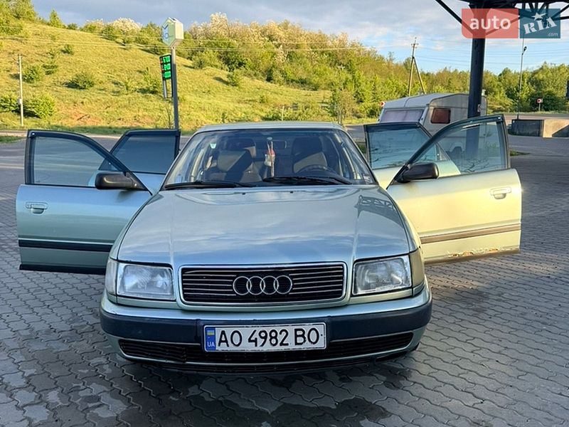 Седан Audi 100 1992 в Ужгороді