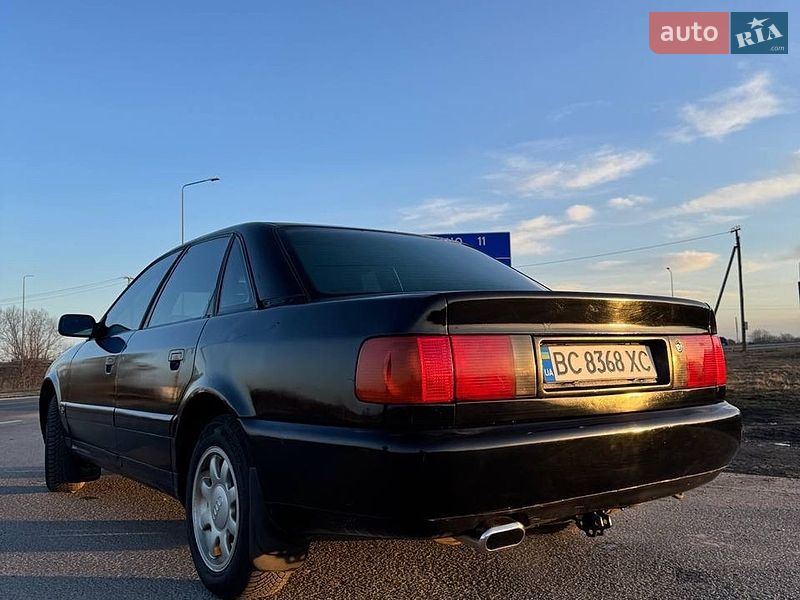 Седан Audi 100 1991 в Городке