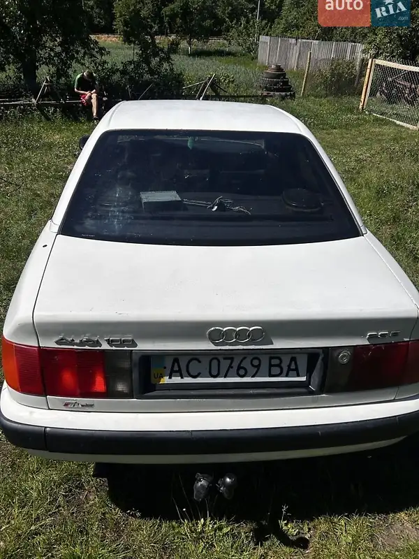 Audi 100