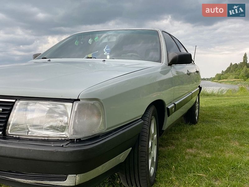 Седан Audi 100 1983 в Ковеле