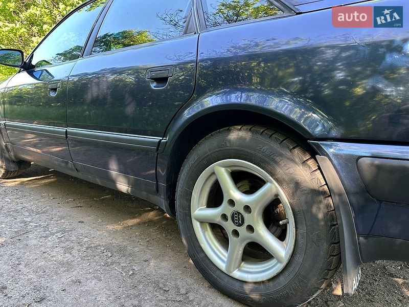 Седан Audi 100 1994 в Знаменке