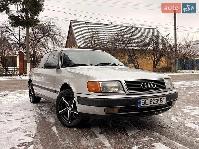 Audi 100