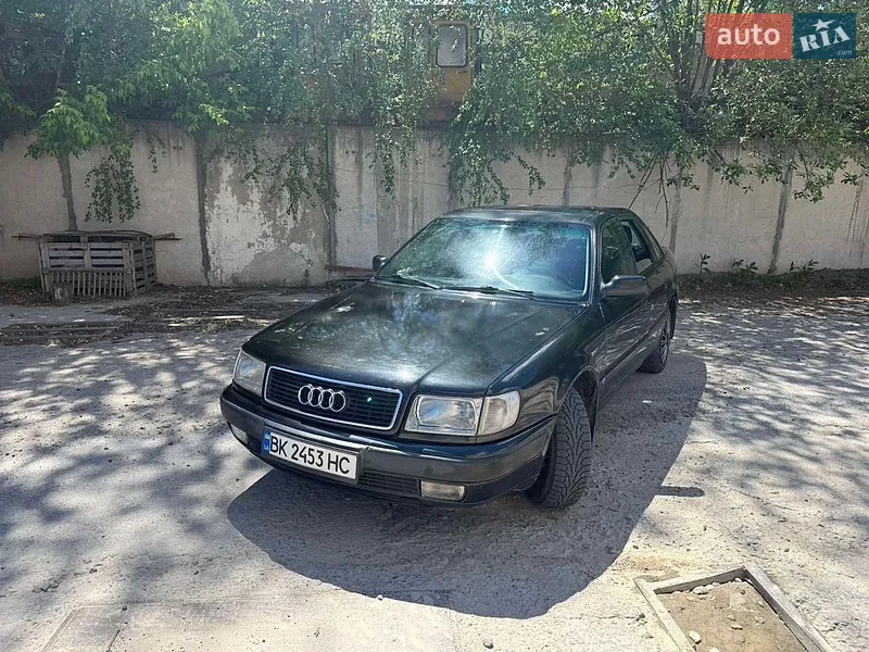 Audi 100