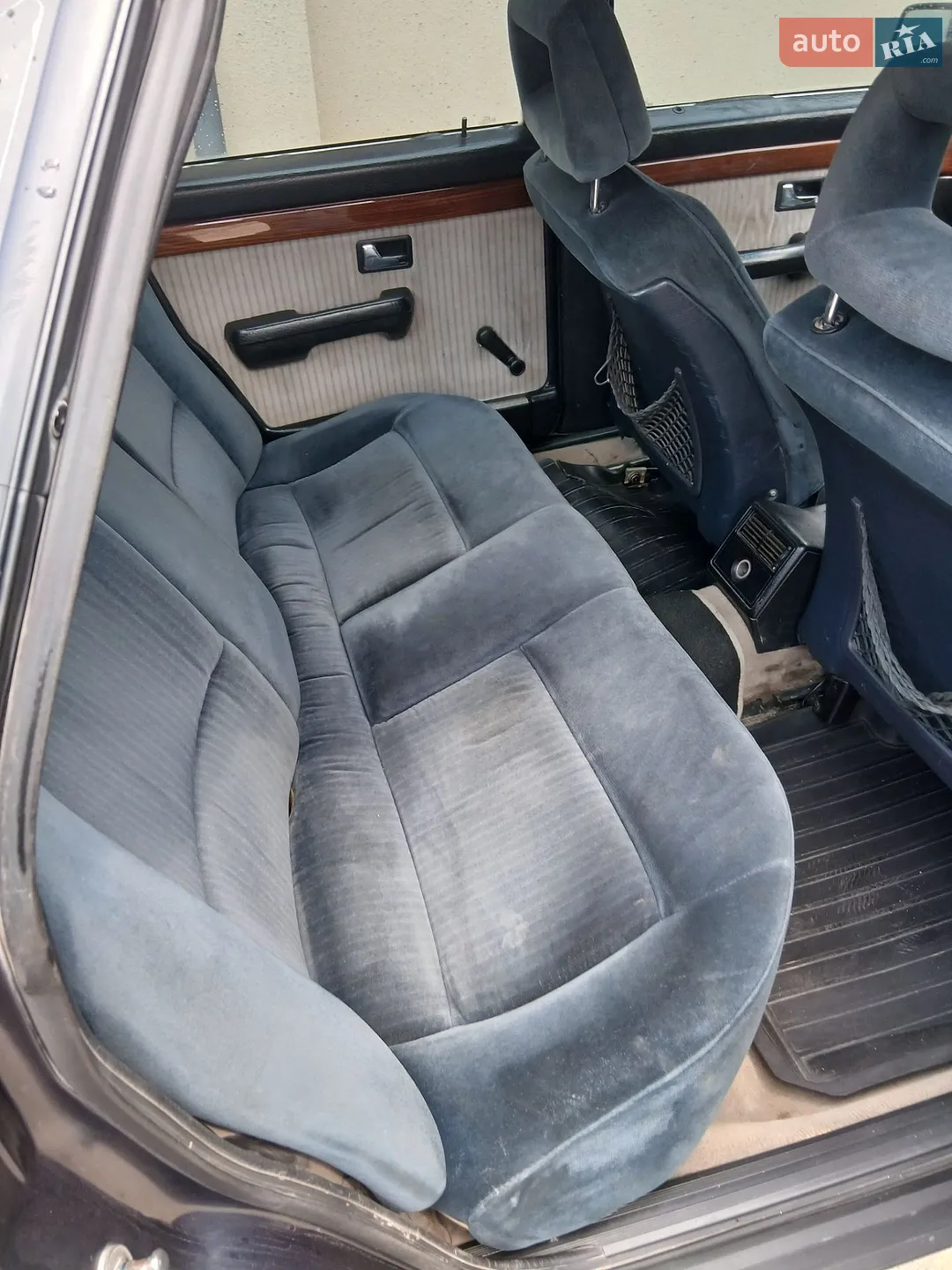 Audi 100 1989 VIN WAUZZZ44ZKN052856 фото оголошення 4 з 8