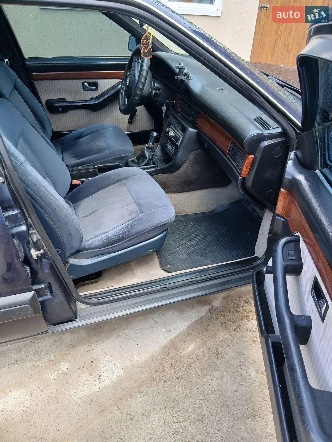 Audi 100 1989 VIN WAUZZZ44ZKN052856 фото оголошення 3 з 8