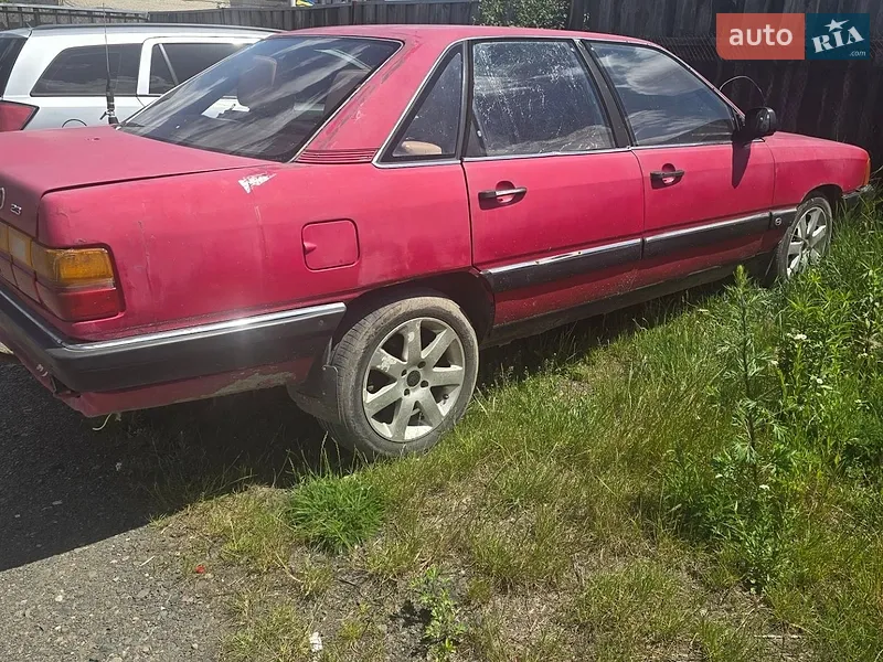 Audi 100 1987 VIN WAUZZZ44ZHN126267 фото оголошення 7 з 39