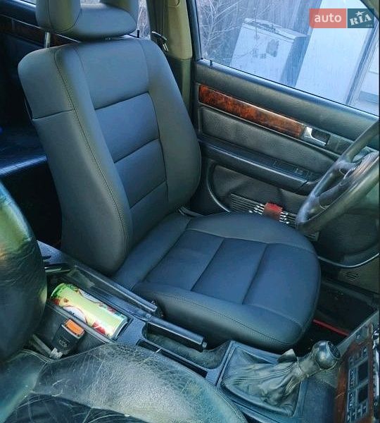 Седан Audi 100 1994 в Коростене