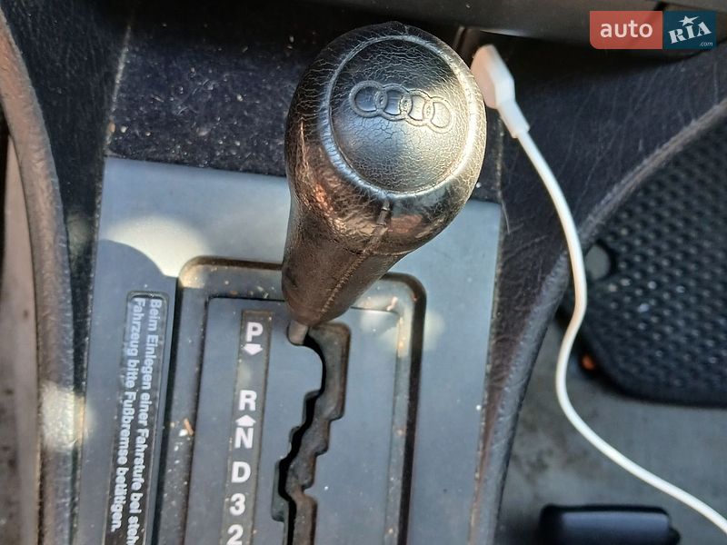 Седан Audi 100 1993 в Одессе