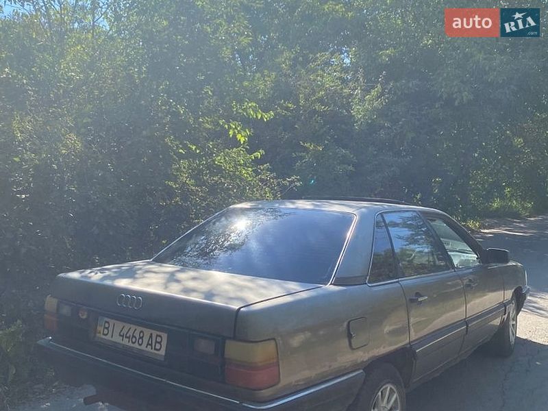 Седан Audi 100 1984 в Полтаві