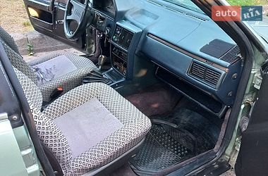 Седан Audi 100 1983 в Володимирі