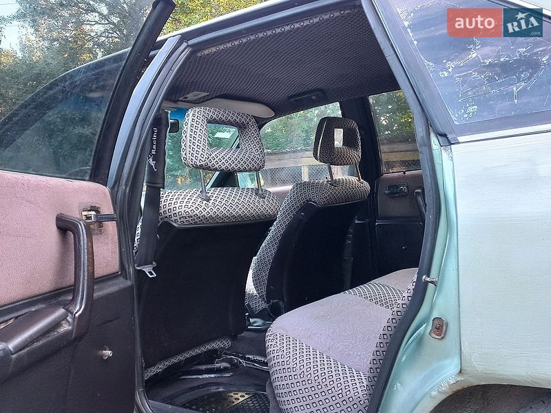 Седан Audi 100 1983 в Володимирі