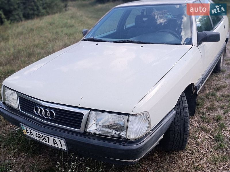 Седан Audi 100 1990 в Ровно