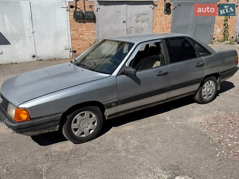 Audi 100 1985 Audi 100 1985