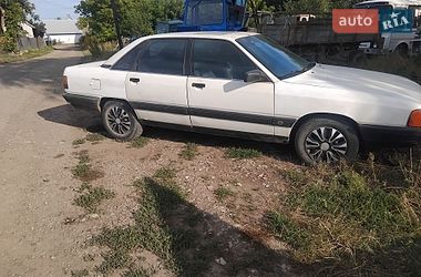 Седан Audi 100 1987 в Чернівцях