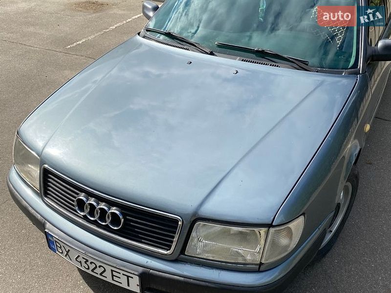 Седан Audi 100 1991 в Глухове
