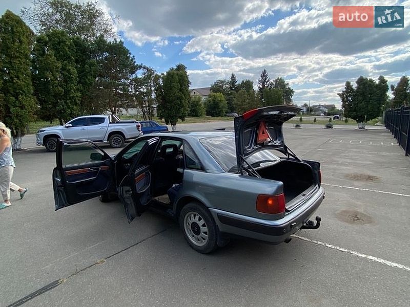 Седан Audi 100 1991 в Глухове