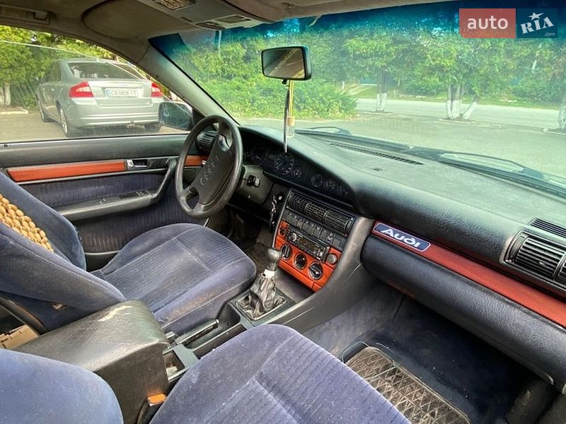 Седан Audi 100 1991 в Глухове