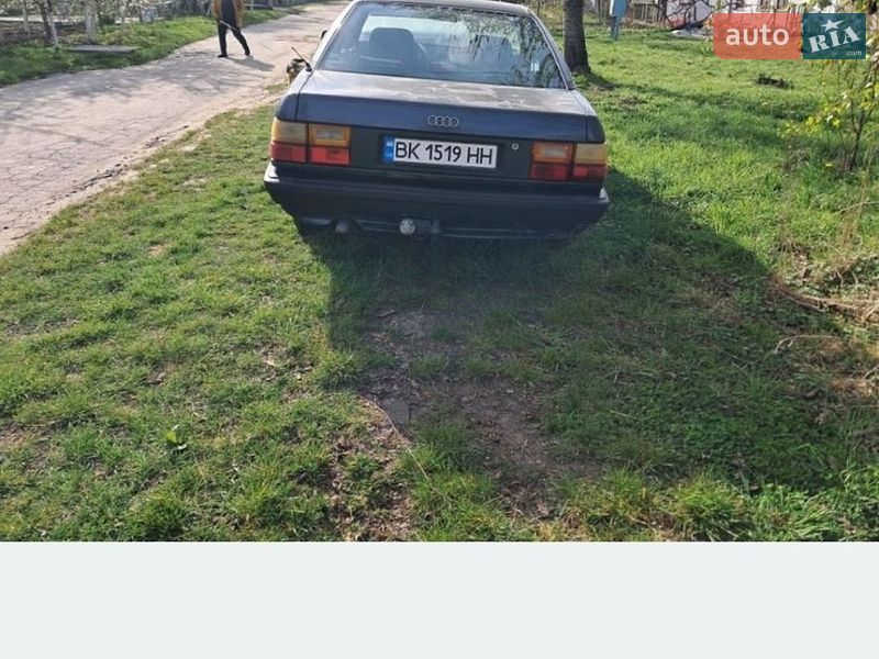 Седан Audi 100 1988 в Рівному