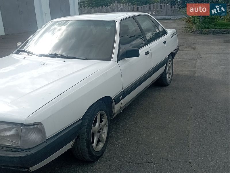 Седан Audi 100 1989 в Хмільнику